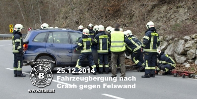 2014_12_25-bergung-nach-crash-gegen-felswand-01