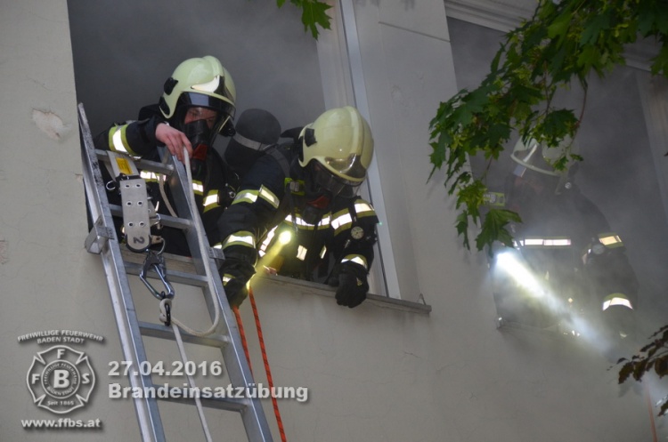2016-04-27 Brandeinsatzuebung
