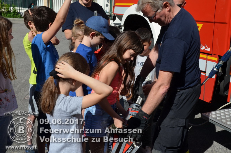 2017_06_09 - Feuerwehr zum Anfassen - Volksschule zu Besuch