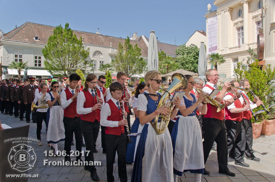 2017_06_15 Fronleichnam - FF Baden-Stadt