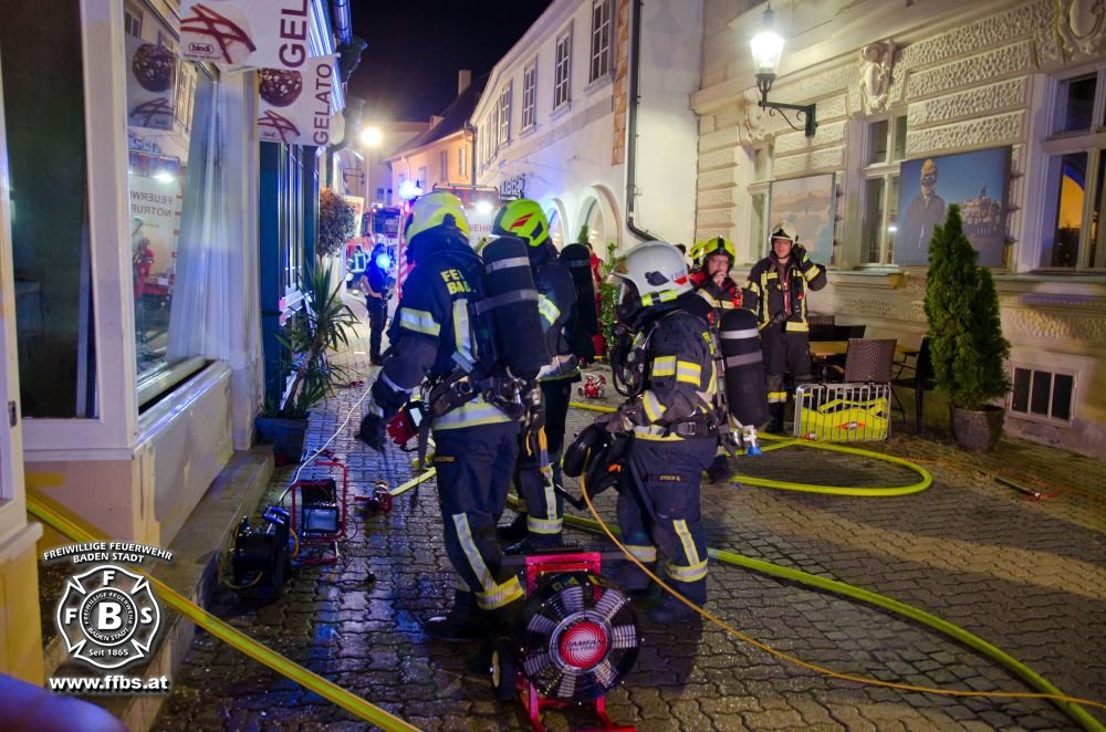 20180831 Geschäftslokalbrand Baden Fußgängerzone Foto: Christoph Hinterberger FF Baden-Stadt