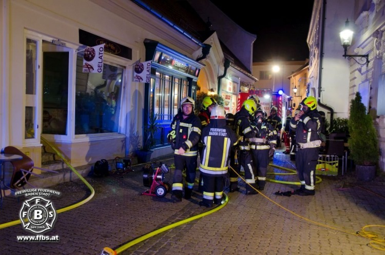 20180831 Geschäftslokalbrand Baden Fußgängerzone Foto: Christoph Hinterberger FF Baden-Stadt