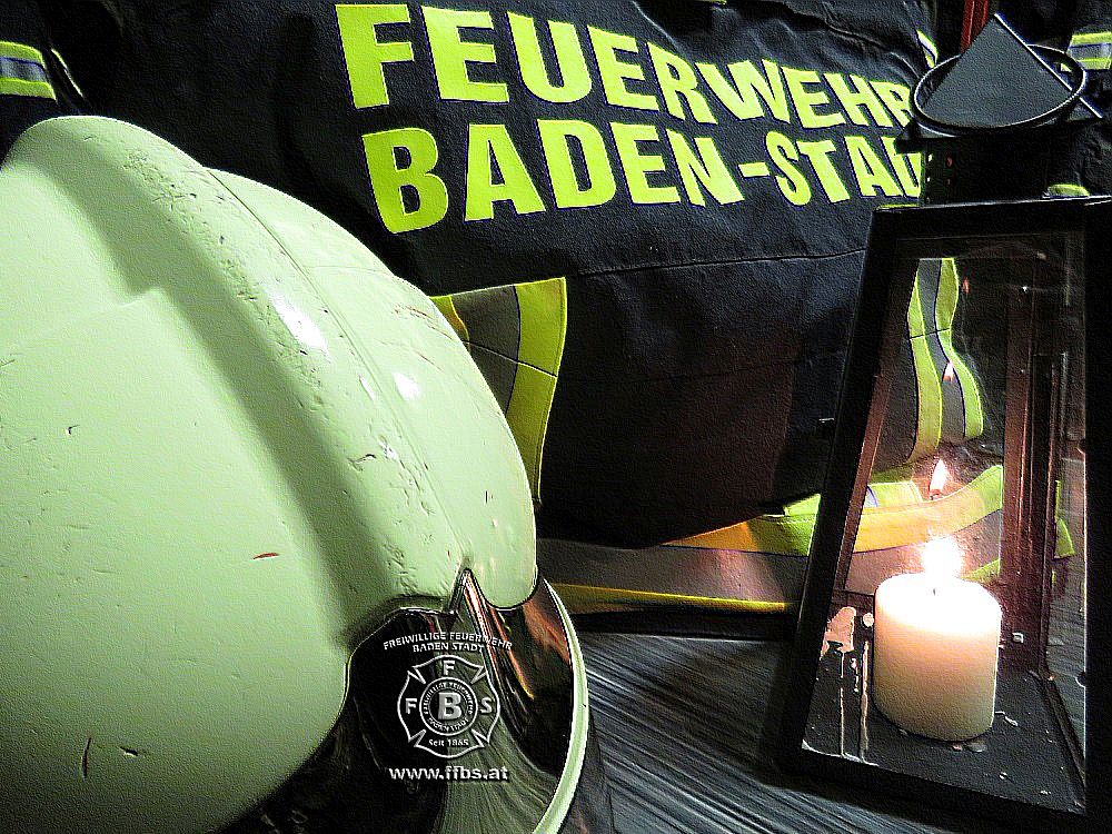 Das Friedenslicht wurde am 21.12.2016 im Rahmen eines Jugendgottesdienstes an die Feuerjugend der Freiwilligen Feuerwehr Baden-Stadt zur Verbreitung übergeben - Bild: LM Piffer Nicole / FFBS.at