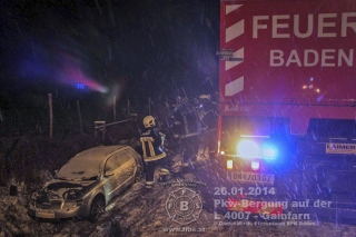 26.01.2014 - Pkw-Bergung auf de L 4007 - Gainfarn