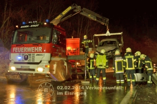 2014_02_02 Verkehrsunfall im Eisregen - www.ffbs.at