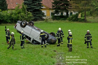 22.08.2014 - Fahrzeugbergung nach Überschlag B210