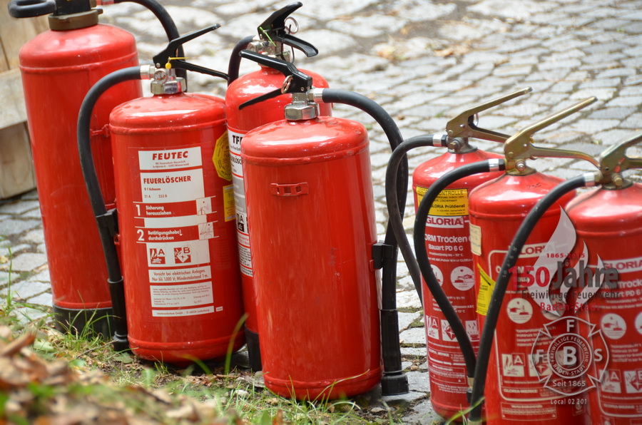 2015.09.03 - Richtiger Umgang mit tragbaren Feuerlöschern