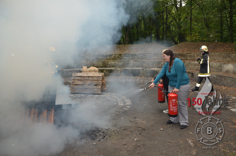 2015.09.03 - Richtiger Umgang mit tragbaren Feuerlöschern