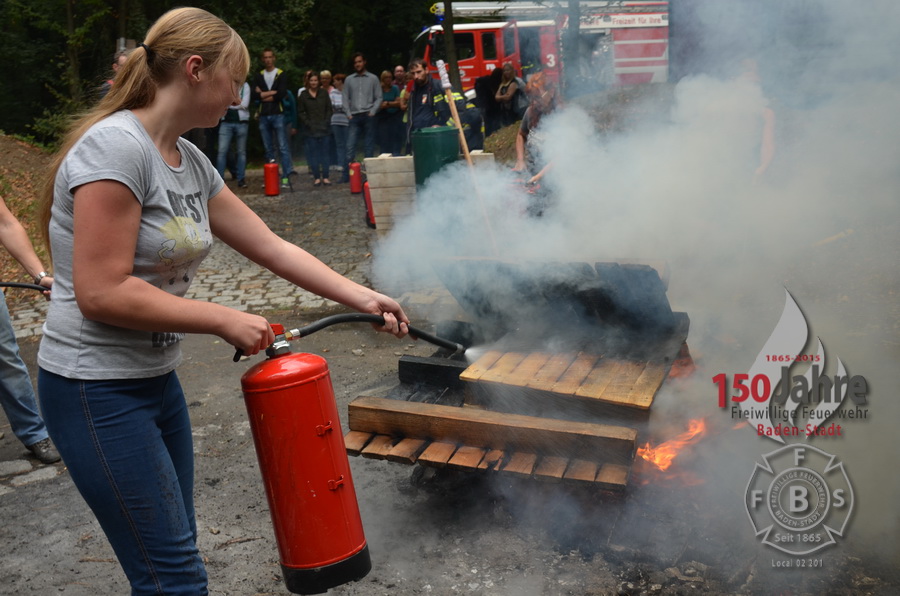 2015.09.03 - Richtiger Umgang mit tragbaren Feuerlöschern