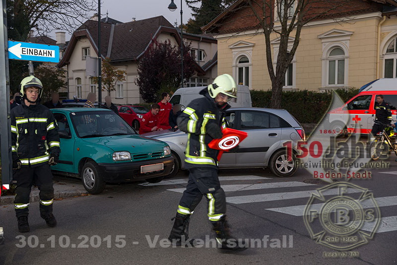 2015.10.30- Verkehrsunfall -  Erzh. Wilhelm Ring x Mühlgasse Baden - www.ffbs.at