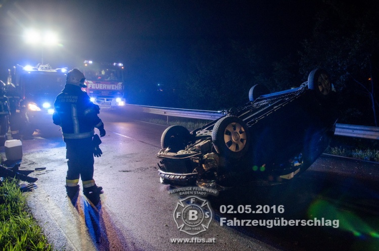 2016.05.02 - Fahrzeugbergung nach Überschlag