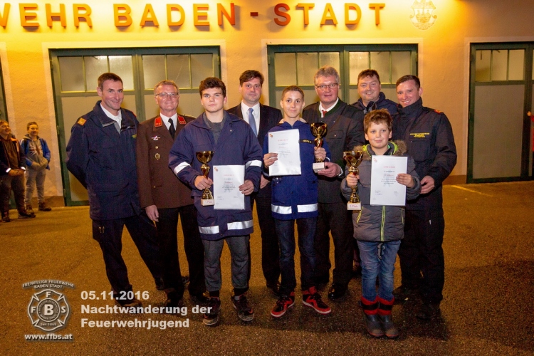 05.11.2016 - Nachtwanderung der Feuerwehrjugend des Bezirks Baden