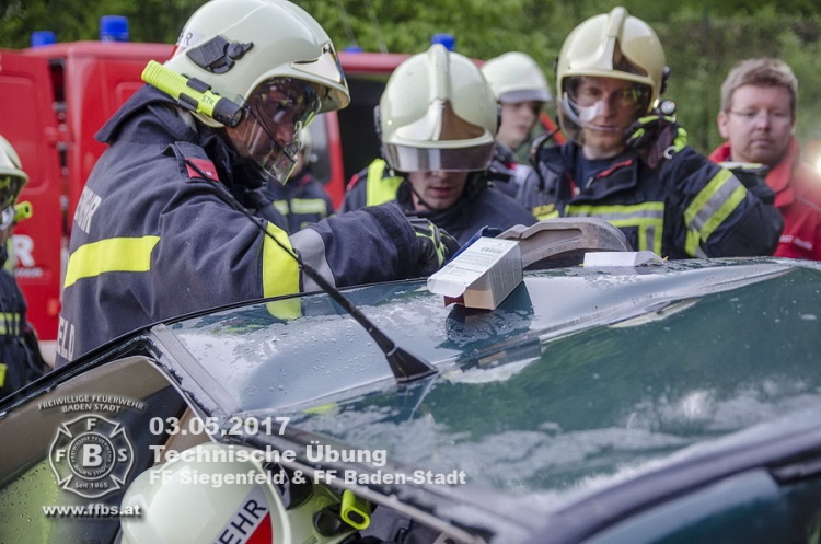 20170503 Technische Übung mit FF Siegenfeld u. FF Baden-Stadt am Gelände der Kläranlage Siegenfeld Foto: Manfred Mrvka FF Baden-Stadt