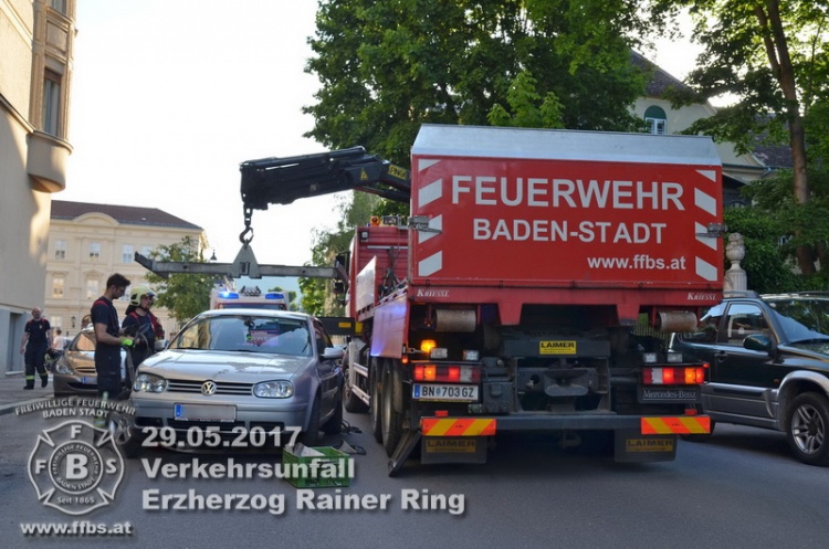 2017_05_29 Verkehrsunfall PKW mit Achsbruch