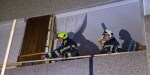 2017_11_04 - Verdacht auf Zimmerbrand nach Explosion in Wohnung in einer Wohnhausanlage in Baden - Foto: Stefan Schneider FF Baden-Stadt / www.ffbs.at