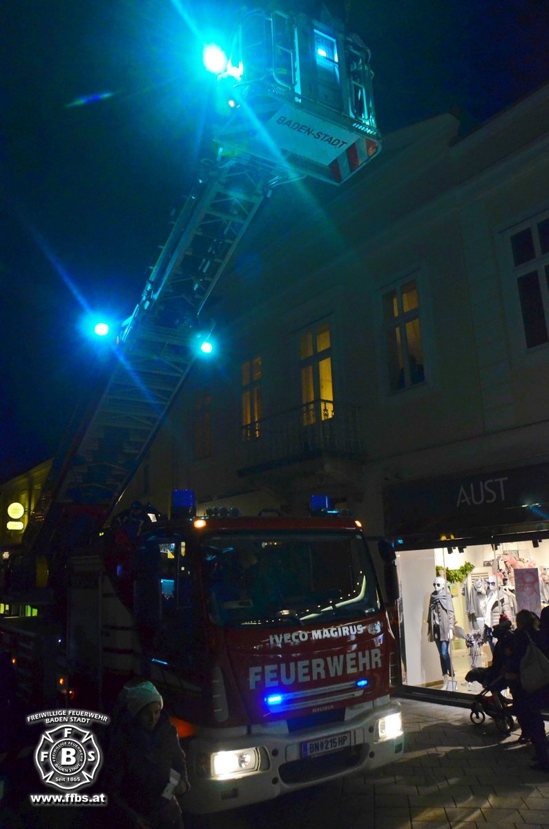 2017-12-06 - Feuerwehr Baden-Stadt und die Kinderei bringen den Nikolaus