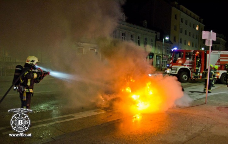 PKW-Brand - 2018-12-05 - Stadtzentrum Baden - www.ffbs.at