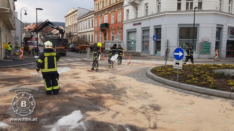 20180327 Ölspur Josefsplatz Baden Foto: Stefan Schneider FF Baden-Stadt