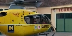 20230708 ÖAMTC C3 Notarzthubschrauber landet im Feuerwehrhof Grabengasse in Baden