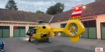 20230708 ÖAMTC C3 Notarzthubschrauber landet im Feuerwehrhof Grabengasse in Baden
