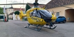 20230708 ÖAMTC C3 Notarzthubschrauber landet im Feuerwehrhof Grabengasse in Baden