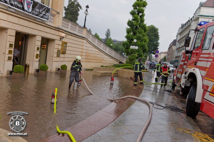 20180524 Auspumparbeiten beim Casino Baden nach Starkregen Foto: Stefan Schneider FF Baden-Stadt